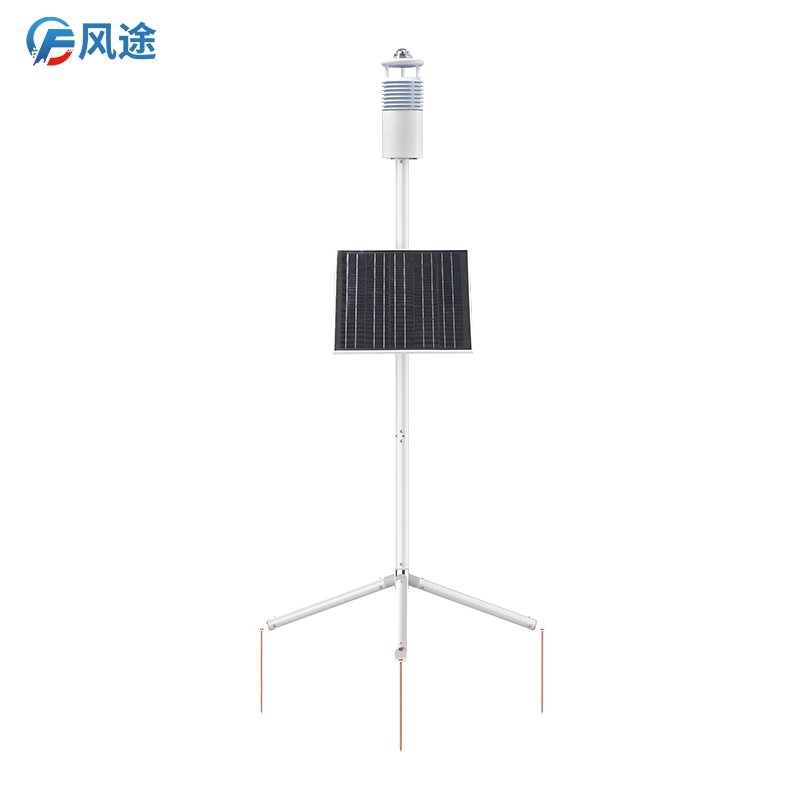戰(zhàn)場中，碳纖維氣象站實時記錄氣象因素